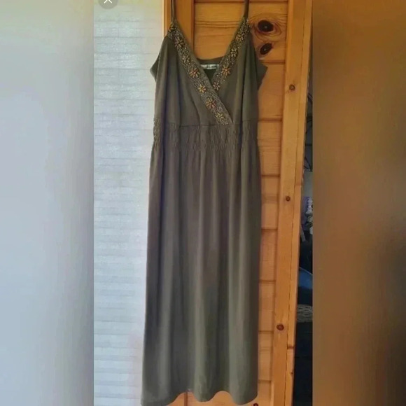 Vintage Army Green Midi Dress with wooden accents, size small - Picture 1 of 6